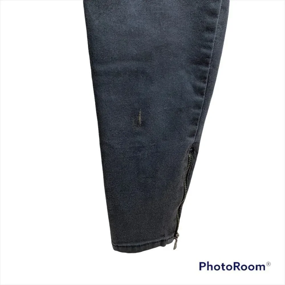 Zara Basic Denim Ladies Black Skinny Jeans With Zippers at Bottom Hems Size 2‎